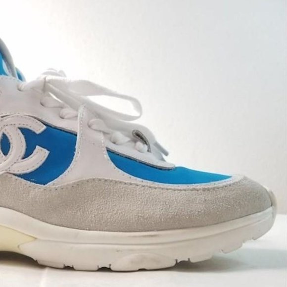 CHANEL 2018 Interlocking CC Logo High Top Sneakers - Picture 5 of 8